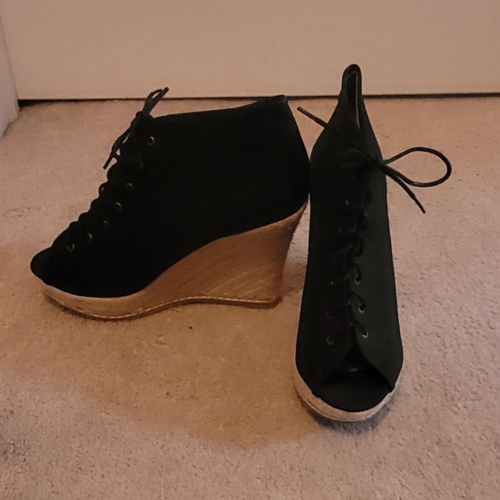 Bucco Wedges